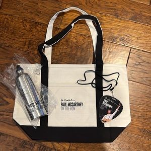 NWOT Paul McCartney 2011 “On the Run” rare, collectible, complete VIP gi…